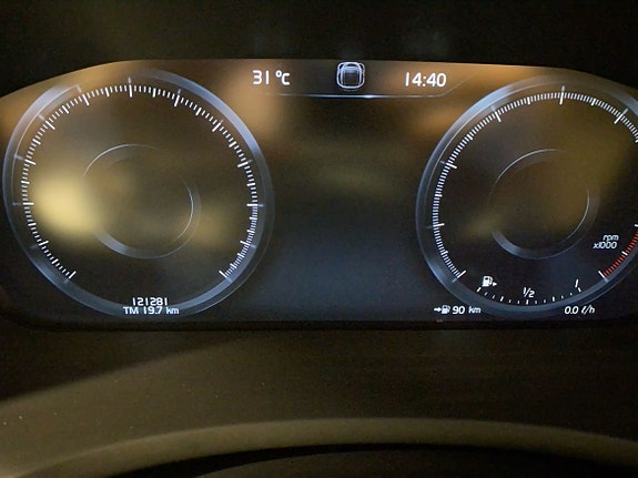 Volvo XC90 11 of 15
