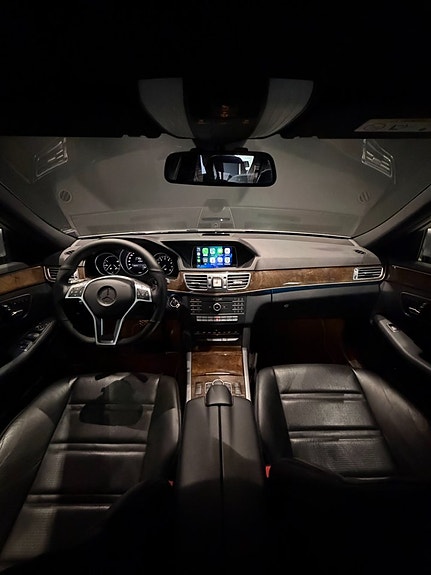 Mercedes-Benz E500 17 of 17