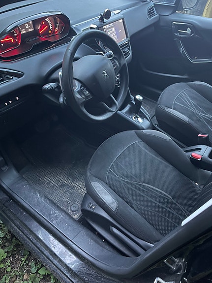 Peugeot 208 8 of 8