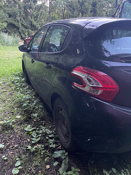 Peugeot 208 6 of 8