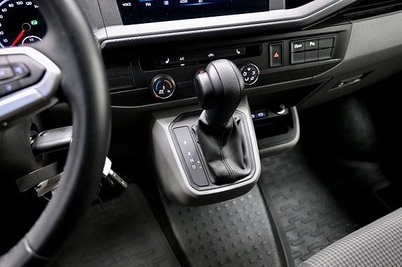 Volkswagen Transporter 13 of 19