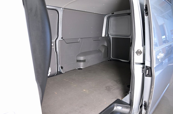 Volkswagen Transporter 8 of 19