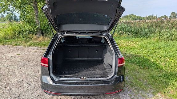 Volkswagen Passat 5 of 8