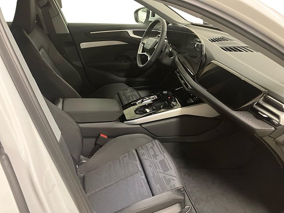 Audi A6 5 of 9