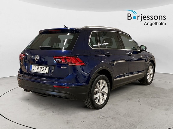 Volkswagen Tiguan 3 of 13