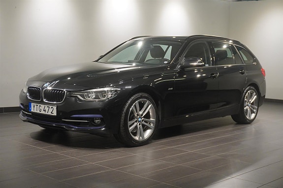 BMW 330i 2 of 13