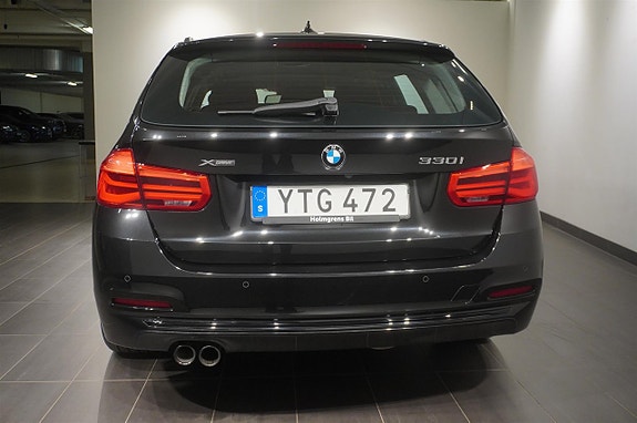 BMW 330i 7 of 13