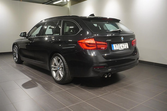BMW 330i 6 of 13