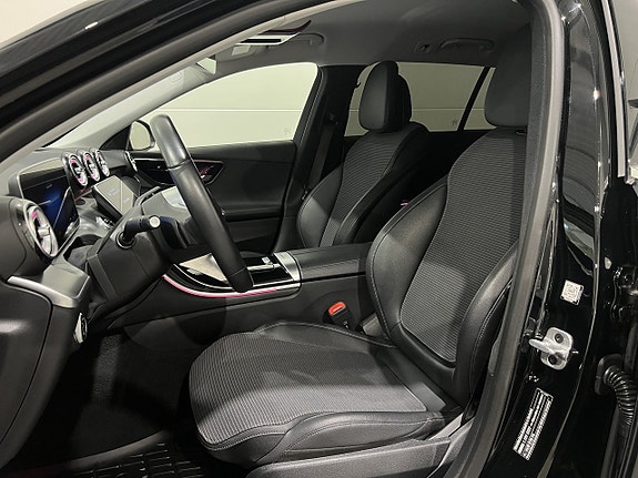 Mercedes-Benz C300 7 of 28