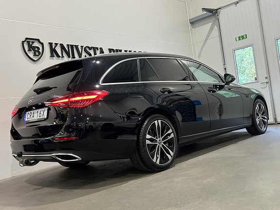 Mercedes-Benz C300 26 of 28