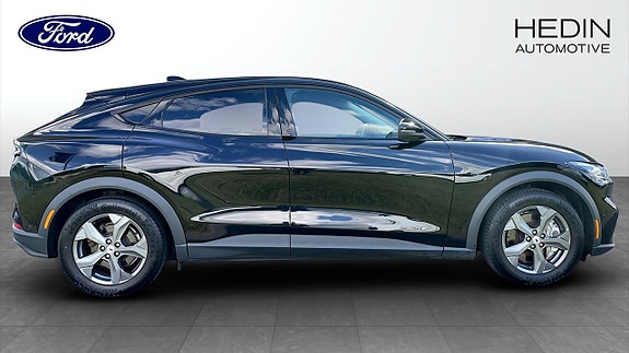 Ford Mustang Mach-E 6 of 9