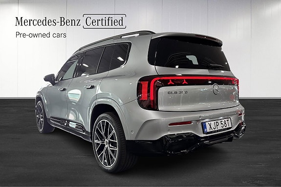 Mercedes-Benz GLB350 4 of 12