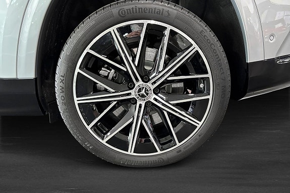Mercedes-Benz GLB350 5 of 12
