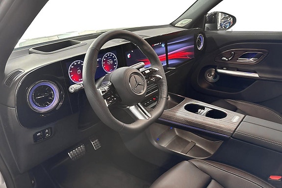 Mercedes-Benz GLB350 7 of 12