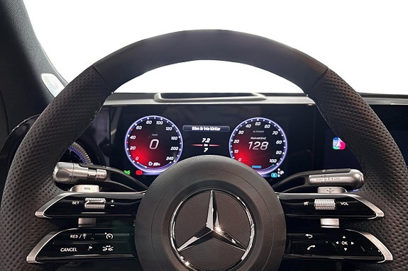 Mercedes-Benz GLB350 10 of 12