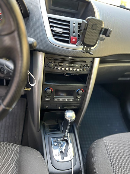 Peugeot 207 9 of 13