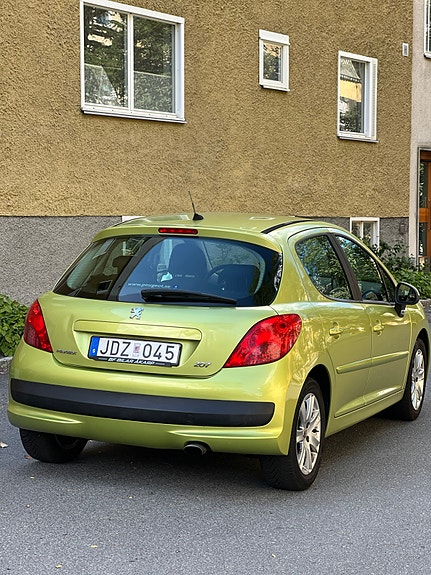 Peugeot 207 4 of 13