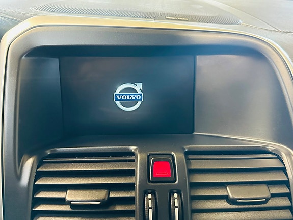 Volvo XC60 9 of 30