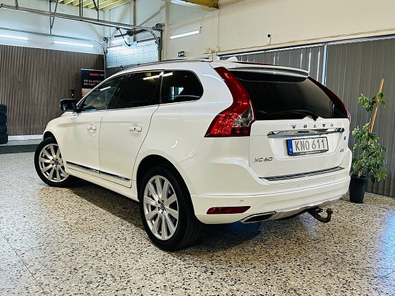 Volvo XC60 4 of 30