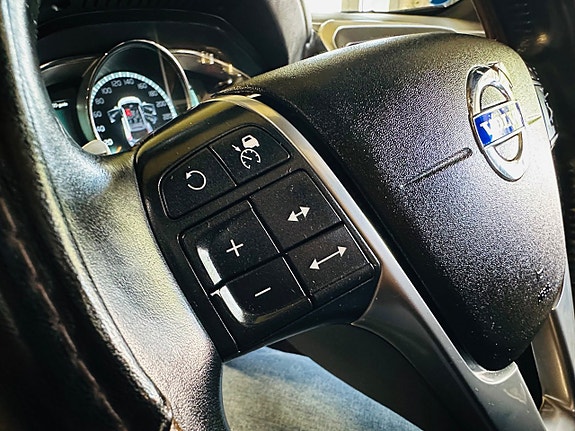 Volvo XC60 25 of 30