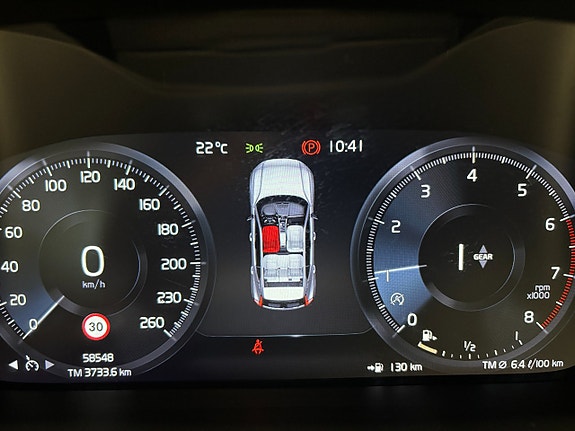 Volvo XC40 18 of 19