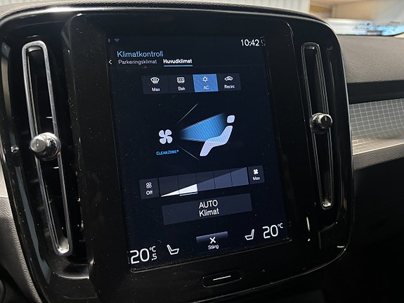 Volvo XC40 17 of 19