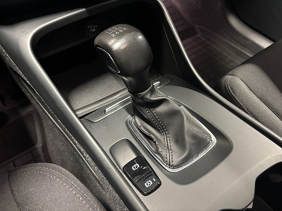 Volvo XC40 12 of 19