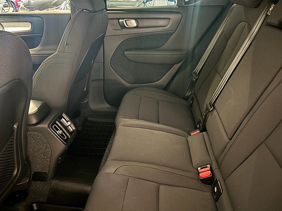 Volvo XC40 10 of 19