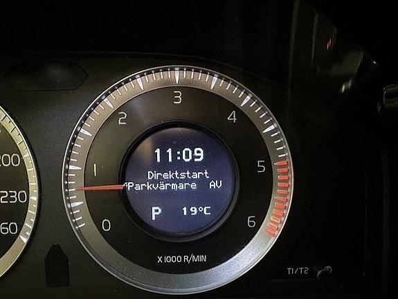 Volvo XC60 10 of 24