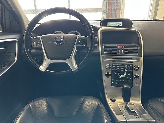 Volvo XC60 9 of 24