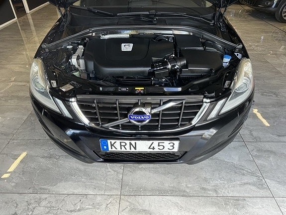Volvo XC60 13 of 24