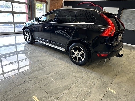 Volvo XC60 4 of 24