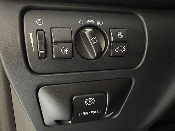 Volvo XC60 8 of 24