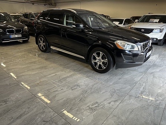 Volvo XC60 2 of 24