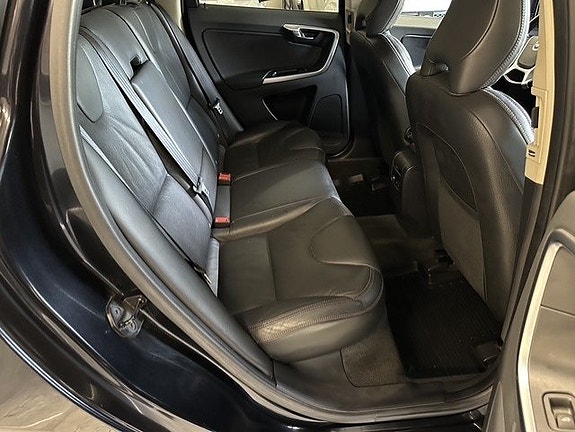 Volvo XC60 18 of 24