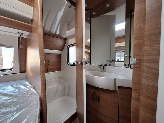 Hobby De Luxe 560 KMFe Barnkammare: 3 bäddar, Kampanjprodukt! 10 of 11