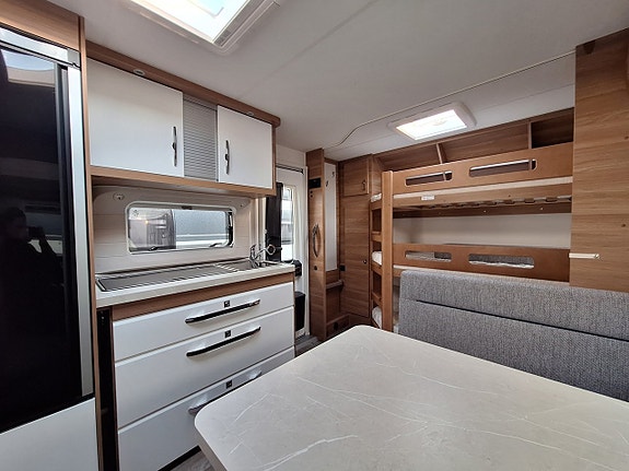 Hobby De Luxe 560 KMFe Barnkammare: 3 bäddar, Kampanjprodukt! 4 of 11