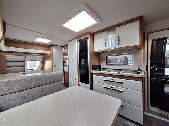 Hobby De Luxe 560 KMFe Barnkammare: 3 bäddar, Kampanjprodukt! 3 of 11