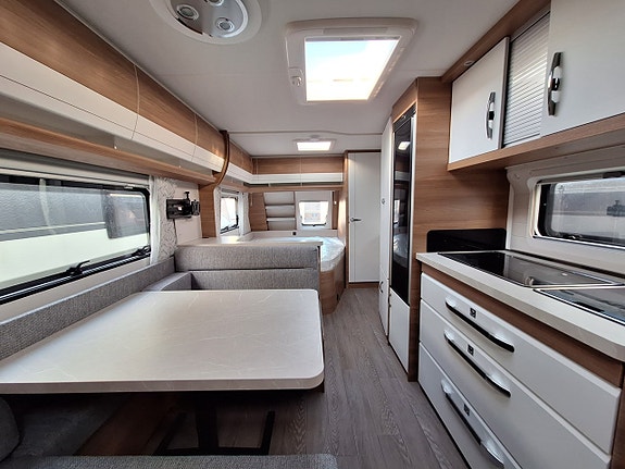 Hobby De Luxe 560 KMFe Barnkammare: 3 bäddar, Kampanjprodukt! 7 of 11