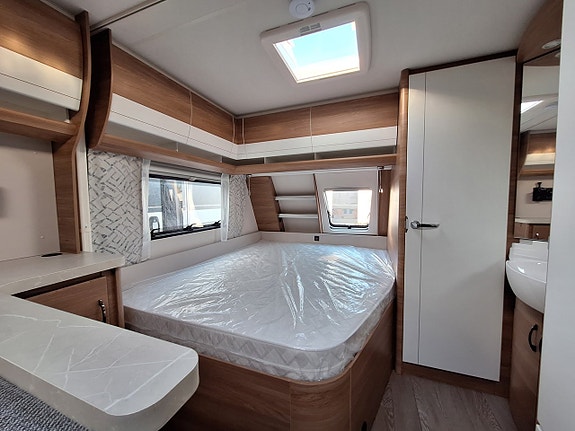 Hobby De Luxe 560 KMFe Barnkammare: 3 bäddar, Kampanjprodukt! 8 of 11