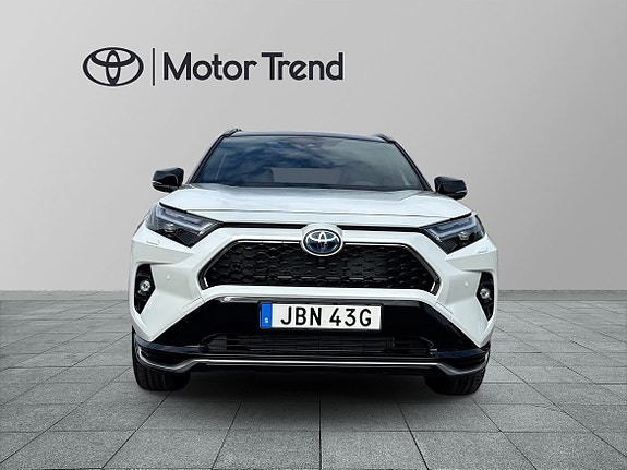 Toyota RAV4 Plug-in Hybrid 5 of 24