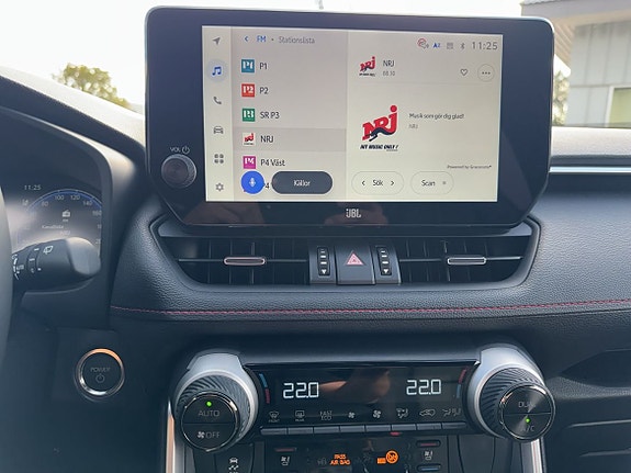 Toyota RAV4 Plug-in Hybrid 20 of 24