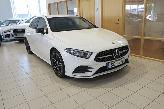 Mercedes-Benz A180 2 of 11