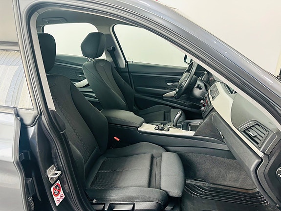 BMW 320d 14 of 25