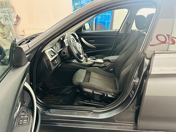 BMW 320d 11 of 25