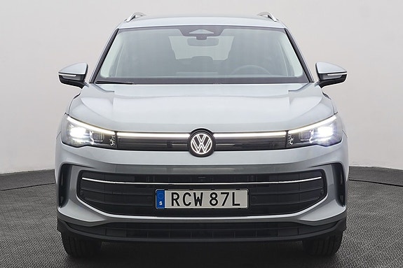Volkswagen Tiguan 3 of 17