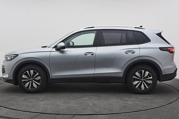 Volkswagen Tiguan 2 of 17