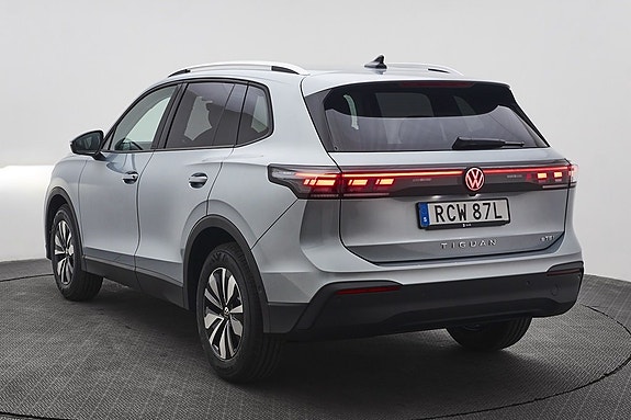 Volkswagen Tiguan 5 of 17