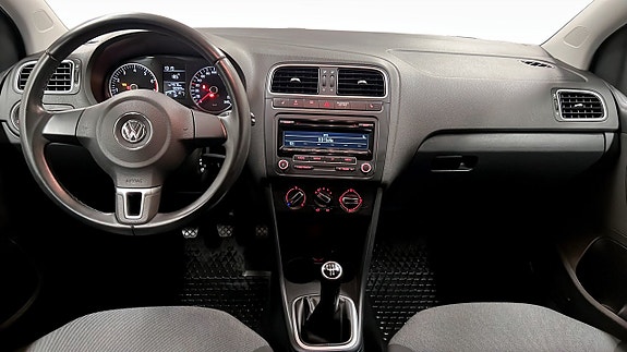 Volkswagen Polo 10 of 18