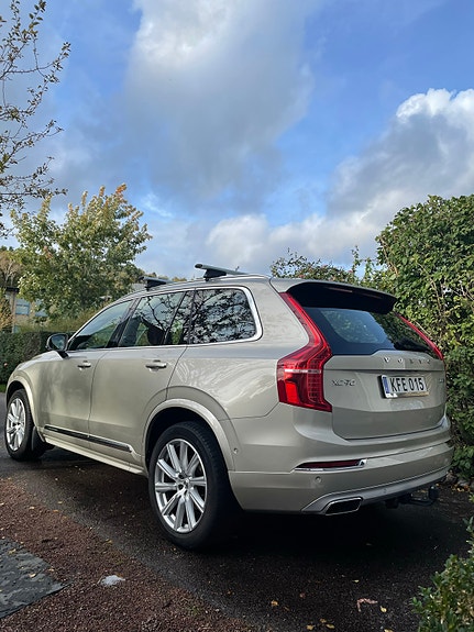 Volvo XC90 3 of 9
